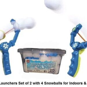 Indoor/Outdoor Snowball Play Set With Travel Case